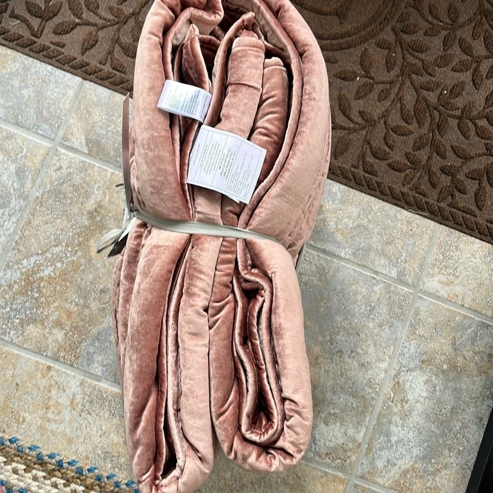 Anthropologie Lustered Velvet Alastair Quilt Size Queen NWT